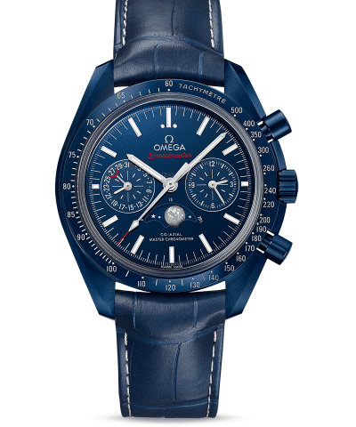 Produktbilde av Omega Speedmaster Moonwatch Co-Axial Master Chronometer Moonphase Chronograph 44.25 MM med blå urskive og blå skinnrem. Ref. O30493445203001.