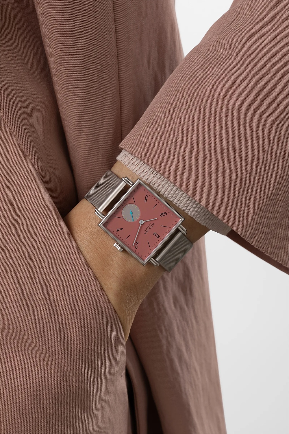 NOMOS Glashütte Tetra Terra 30x30mm Ref. 438 - Bilde 10