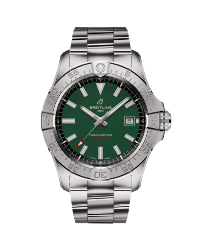 Produktbilde av Breitling Avenger Automatic 42 med grønn urskive på stållenke. Ref. A17328101L1A1.