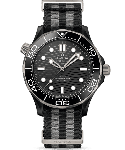 Produktbilde av Omega Seamaster Diver 300M Black Co-Axial Master Chronometer 43.5mm med sort urskive og sort tekstilrem. Ref. O21092442001002.