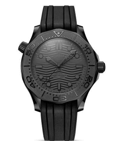 Produktbilde av Omega Seamaster Diver 300M Black Co-Axial Master Chronometer 43.5mm med sort urskive og sort gummirem. Ref. O21092442001003.