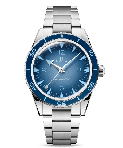 Produktbilde av Omega Seamaster 300 «Summer Blue» Co-Axial Master Chronometer 41MM med blå urskive på stållenke. Ref. O23430412103002.